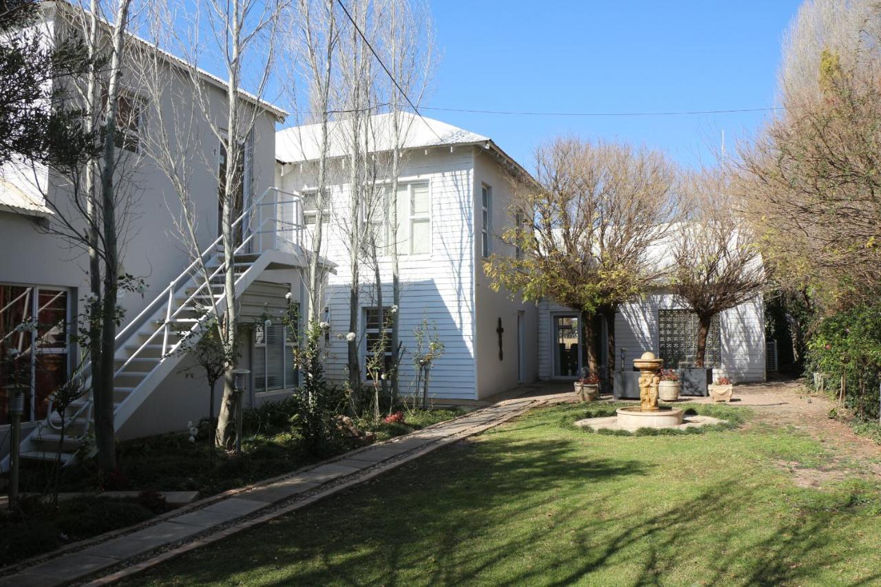 Indigo Moon Guesthouse Лихтенбург Экстерьер фото