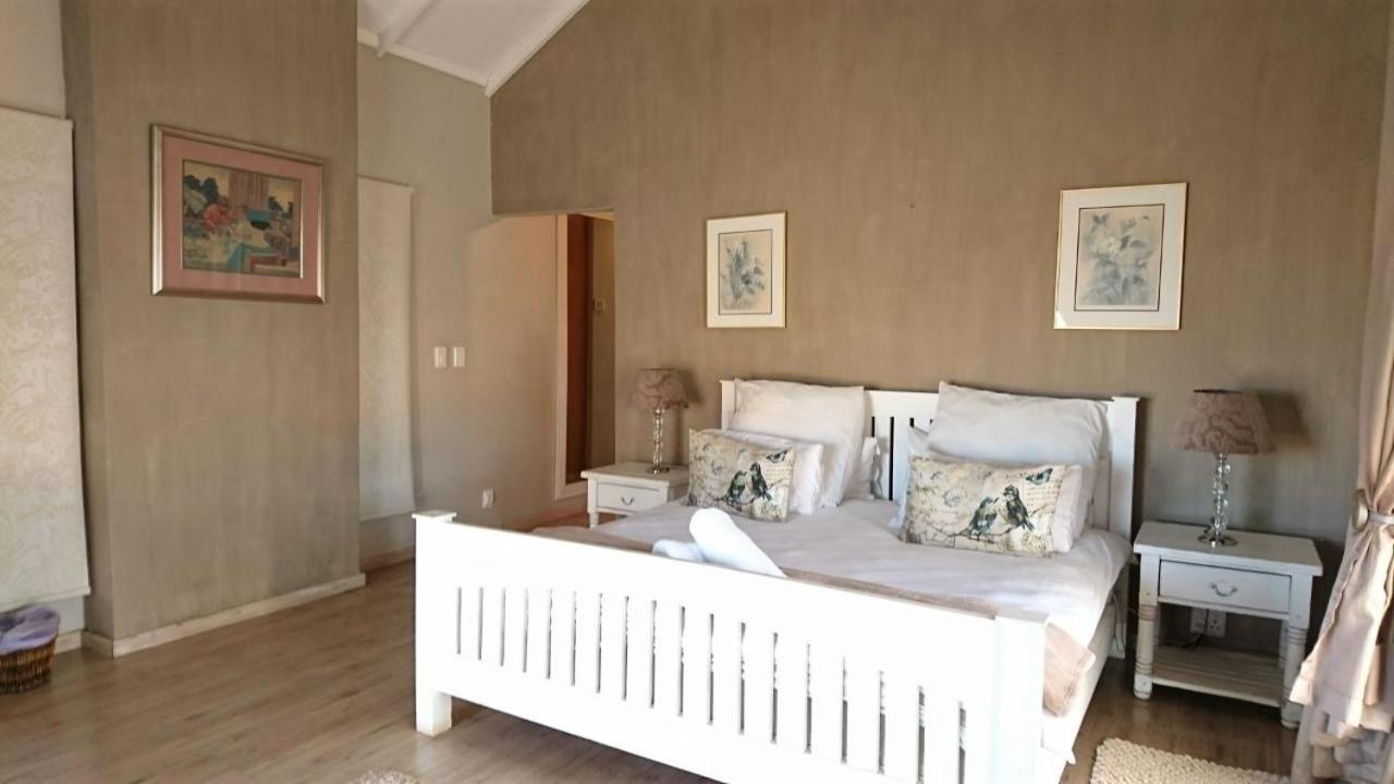 Indigo Moon Guesthouse Лихтенбург Экстерьер фото