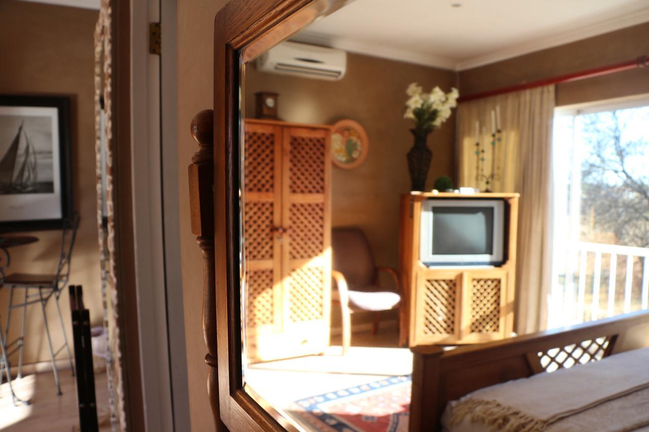 Indigo Moon Guesthouse Лихтенбург Экстерьер фото