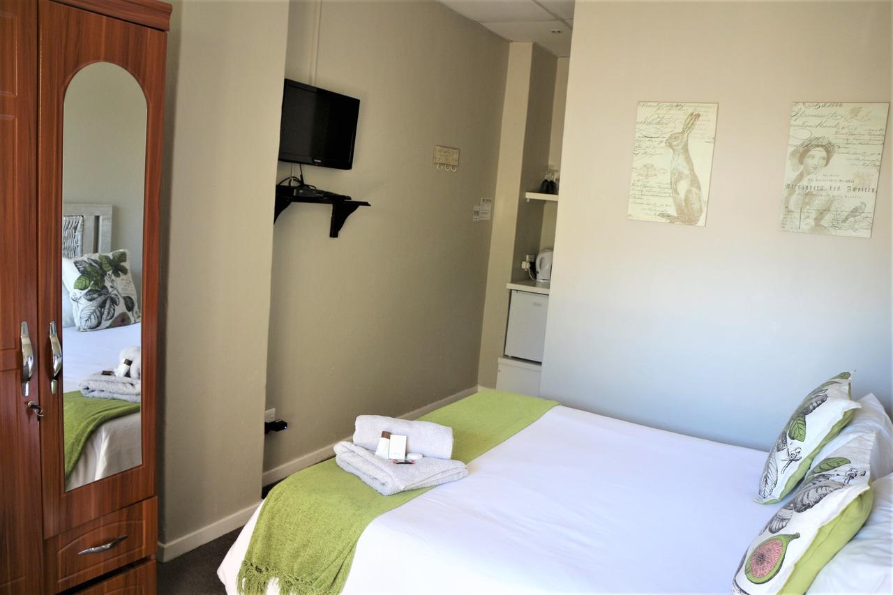 Indigo Moon Guesthouse Лихтенбург Экстерьер фото