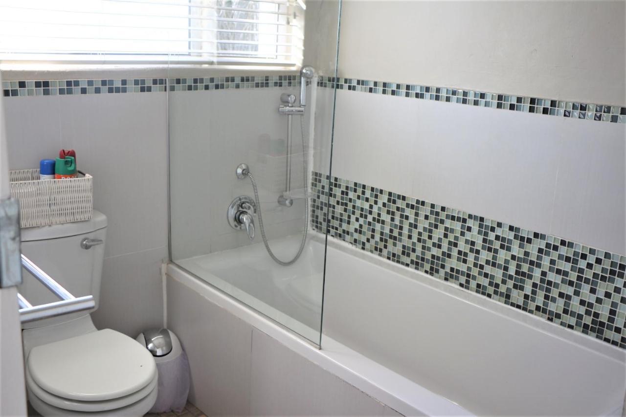 Indigo Moon Guesthouse Лихтенбург Экстерьер фото
